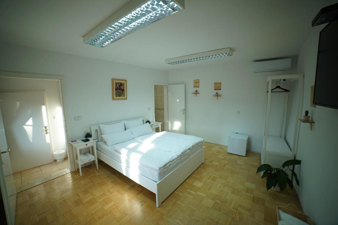 Sobe Prostija Apartment พทุย ภายนอก รูปภาพ